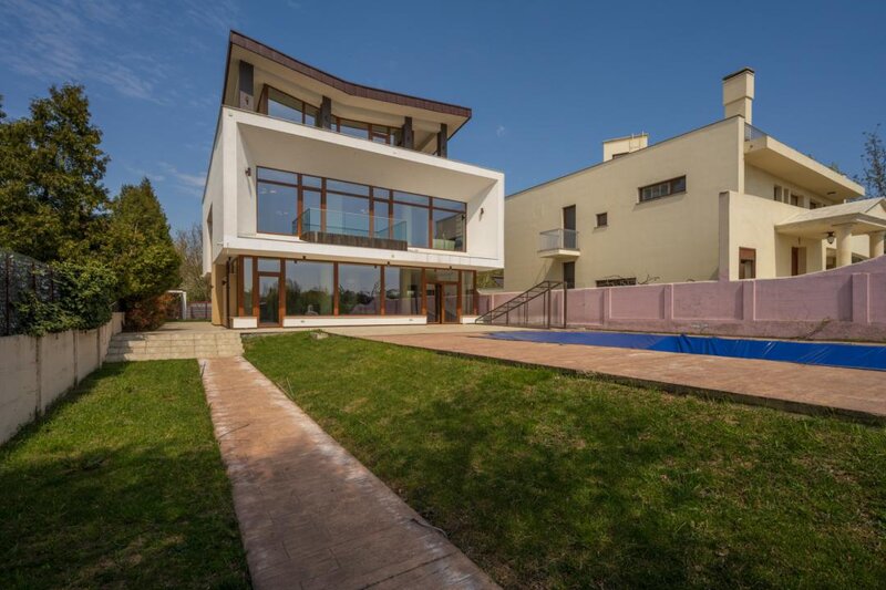 Mogosoaia  Casa TA de pe malul lacului Mogosoaia  Piscina   Deschidere la lac  Sauna